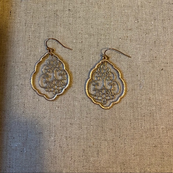 Gold Dangling Earrings with Delicate Detailing - Picture 3 of 3